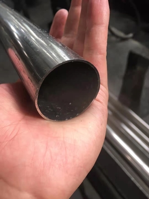 Tubo saldato in acciaio inossidabile 304 per resistenza al calore e resistenza a basse temperature