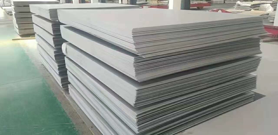 Fogli di acciaio inossidabile laminati a caldo 304 con grande magazzino e pronto per la spedizione immediata